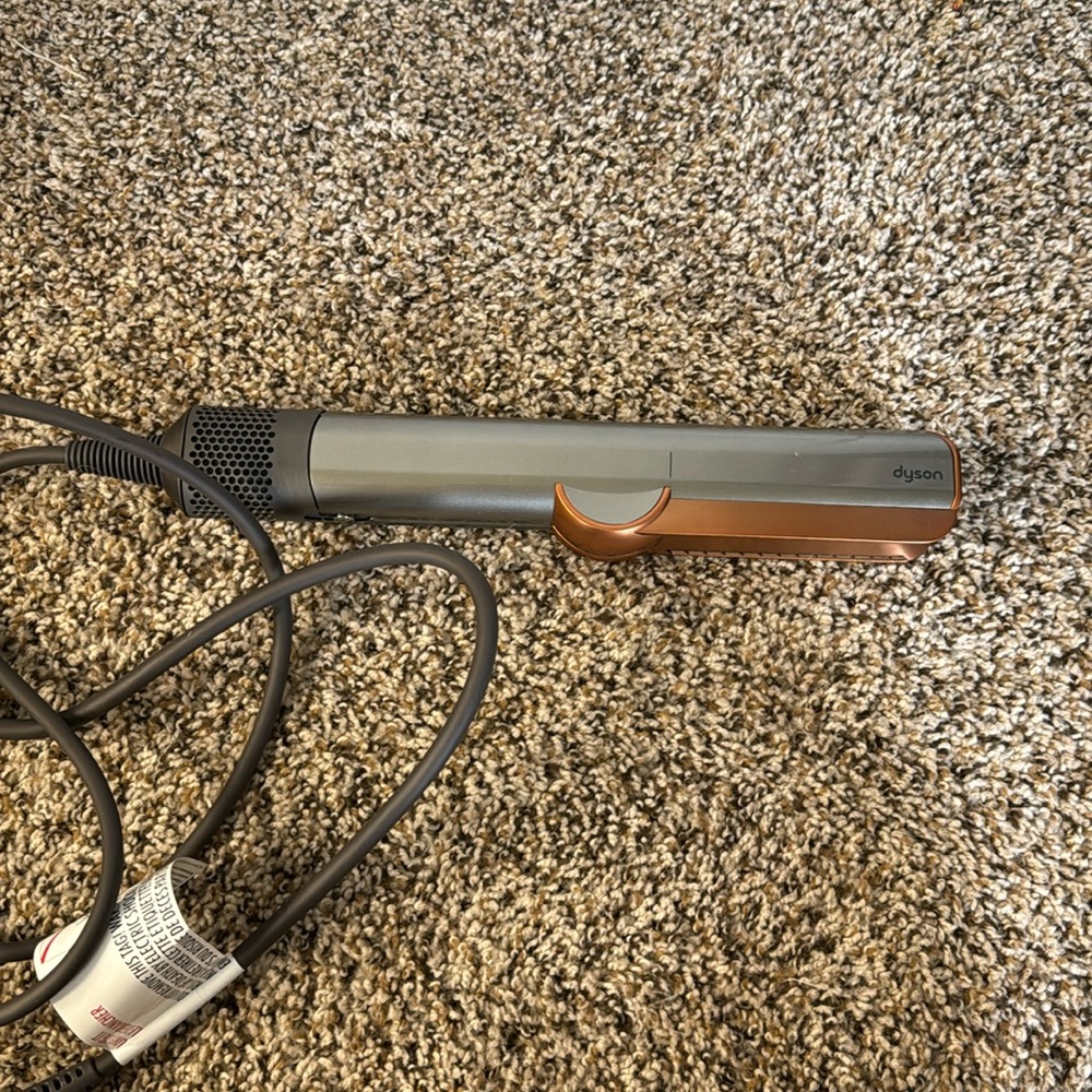 Dyson AirStrait